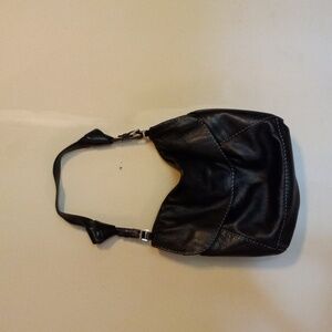 DKNY BLACK LEATHER SHOULDER BAG